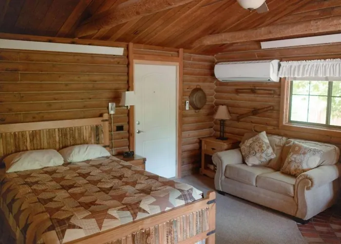 Honeysuckle - Rustic For 2 In Oak Creek Canyon *